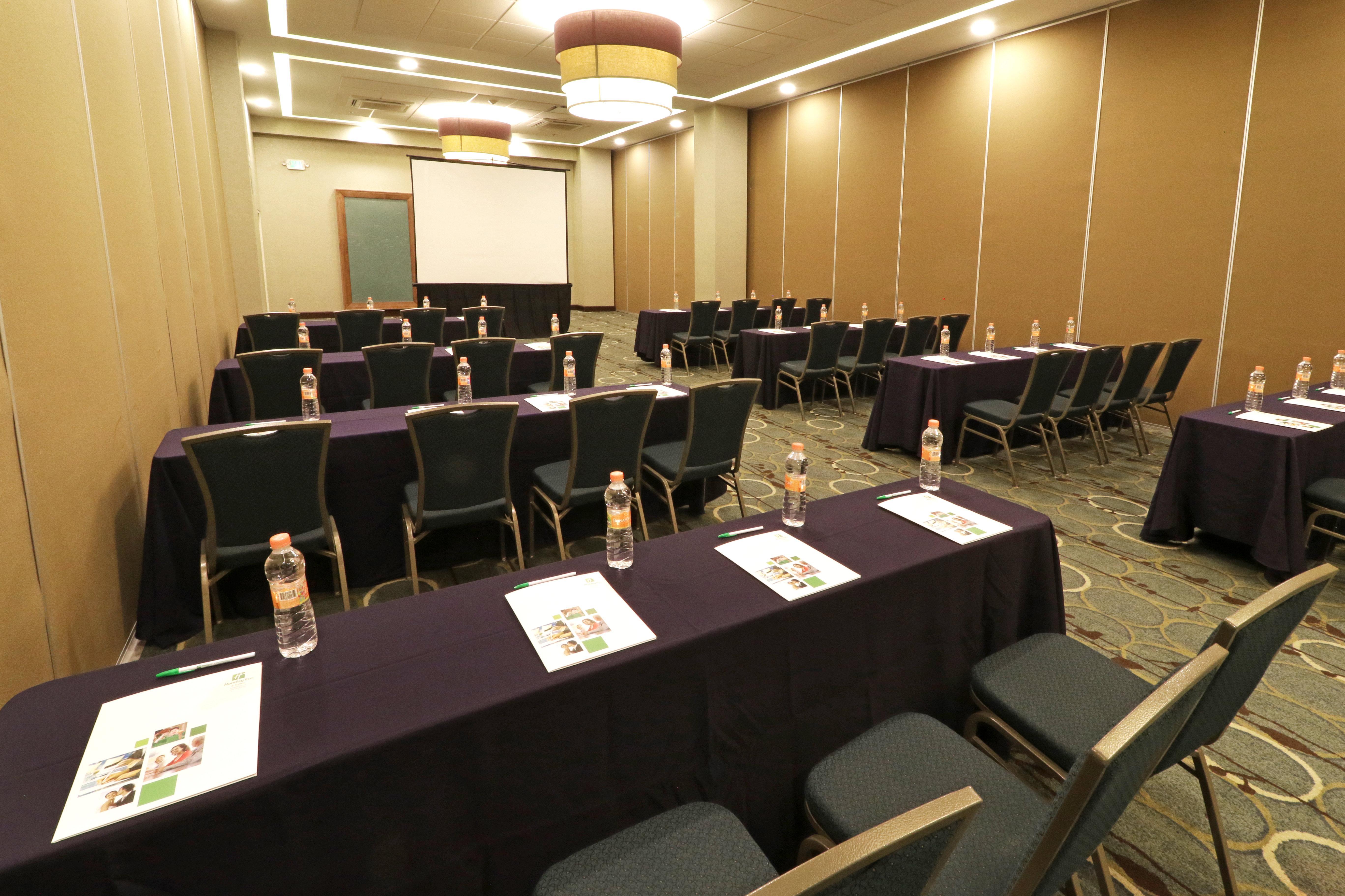 Holiday Inn Hotel & Suites Hermosillo Aeropuerto By Ihg Exterior photo